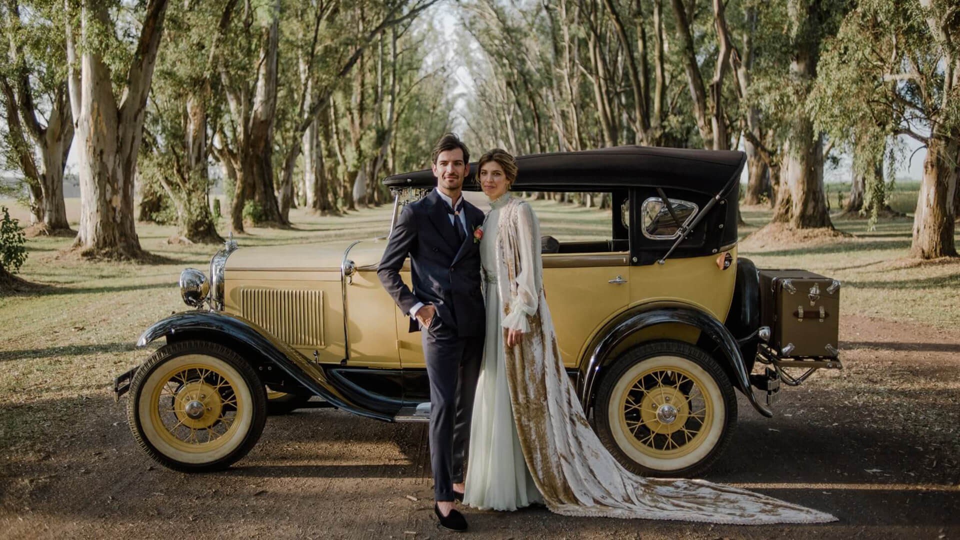 Edición de vestidos de novia para novias de otoño